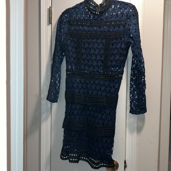 Detailed Black and cobalt blue macrame lace tiered mini dress - Picture 10 of 10